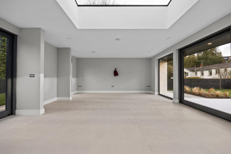 Monad, 7a Glen Road