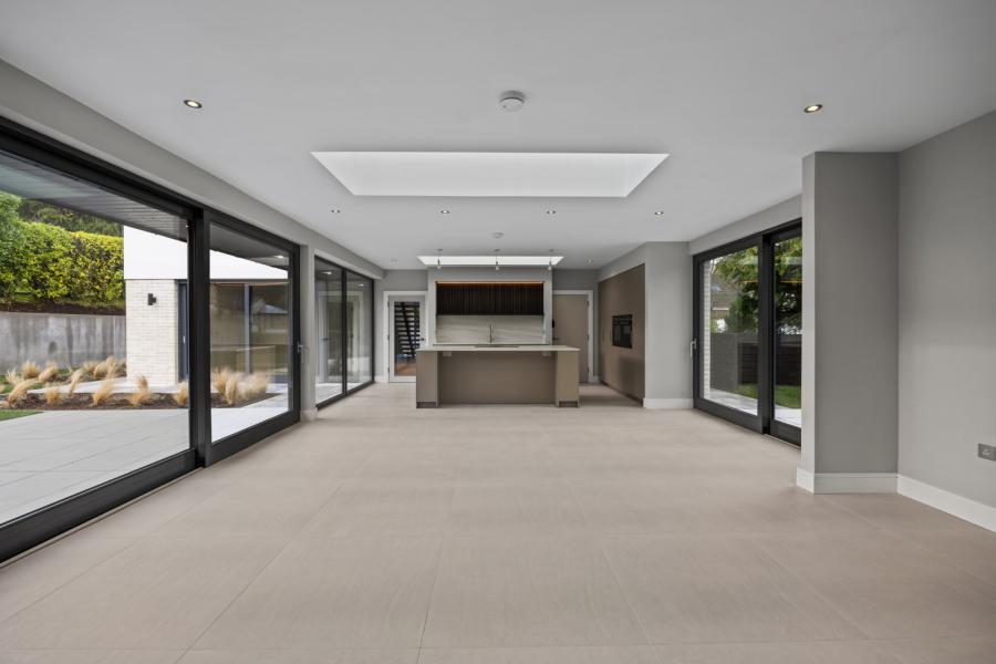 Monad, 7a Glen Road