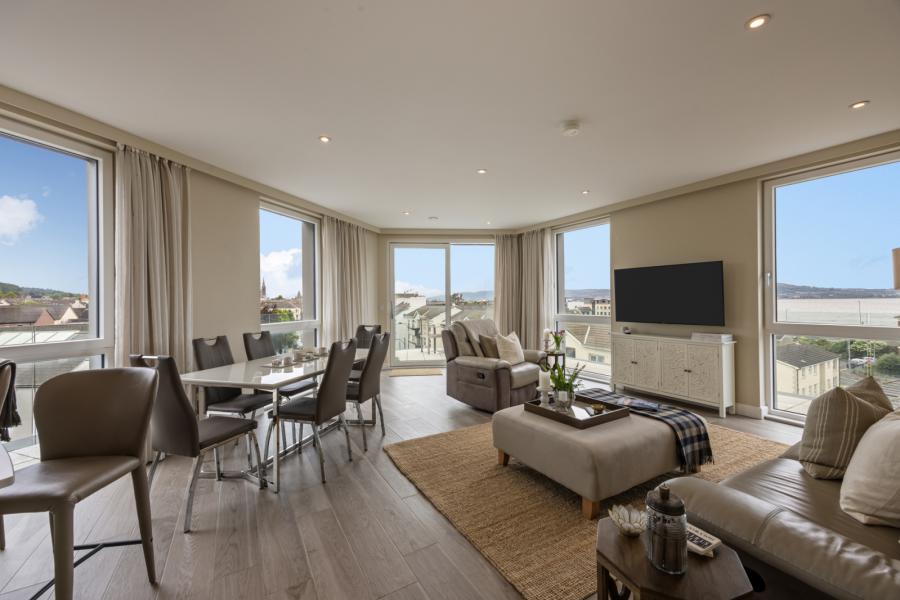 Apartment 15 The Priory, 11 High Street Apartment 15 The Priory, 11 High Street