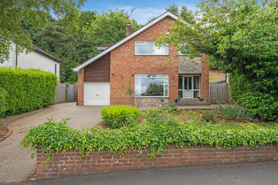 4 Dalwhinney Road