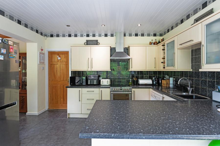 4 Dalwhinney Road