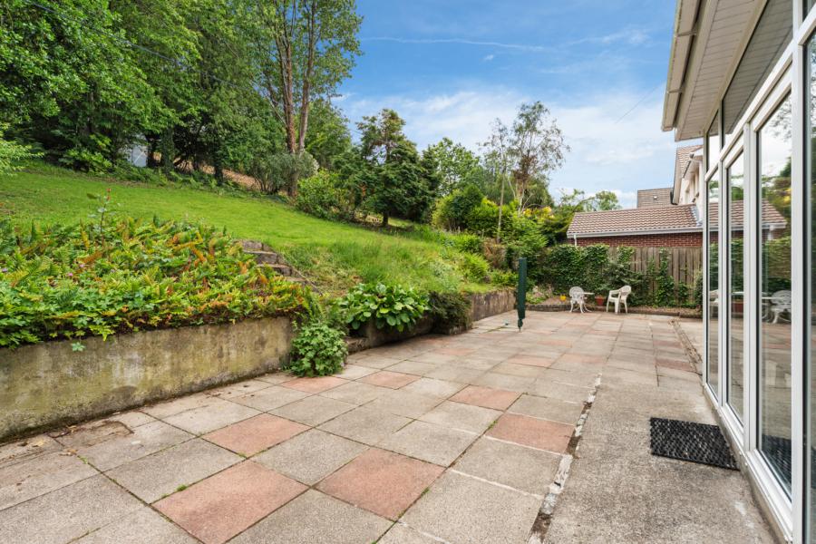 4 Dalwhinney Road