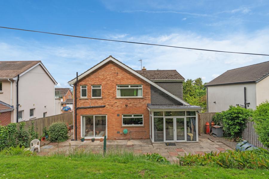 4 Dalwhinney Road