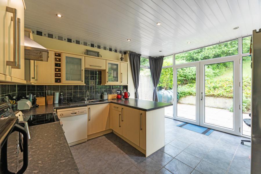 4 Dalwhinney Road