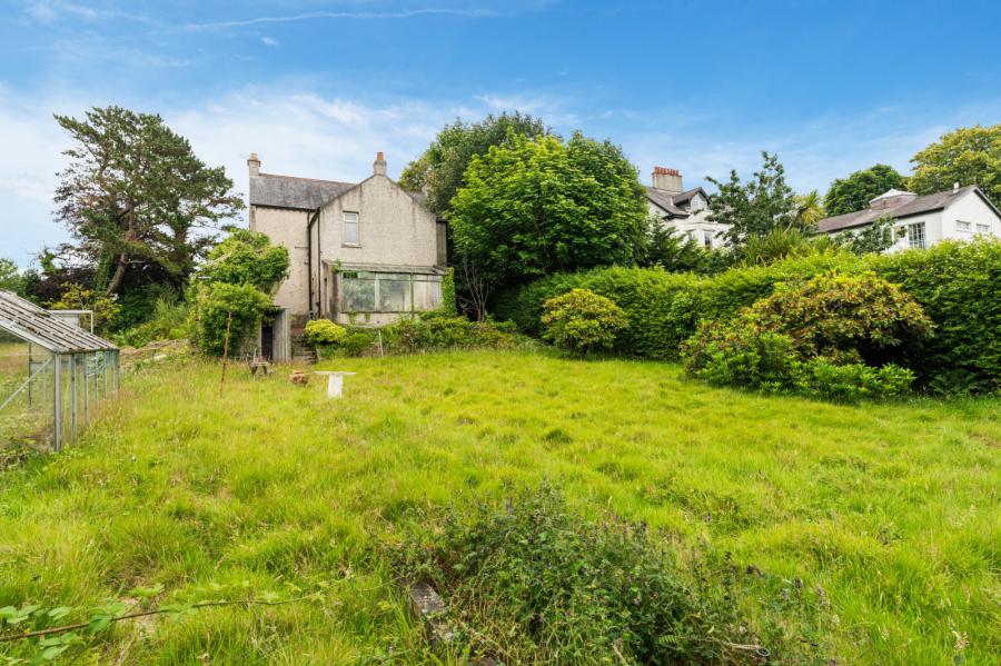 28 Maxwell Road