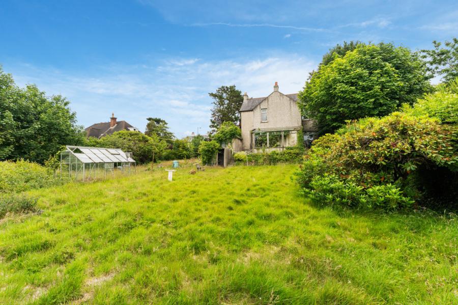 28 Maxwell Road