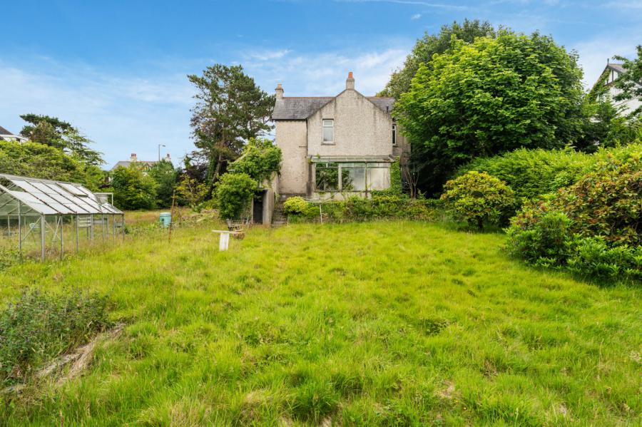 28 Maxwell Road
