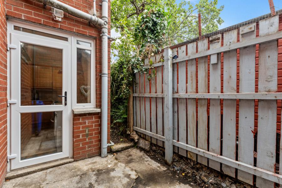 27 Spencer Street