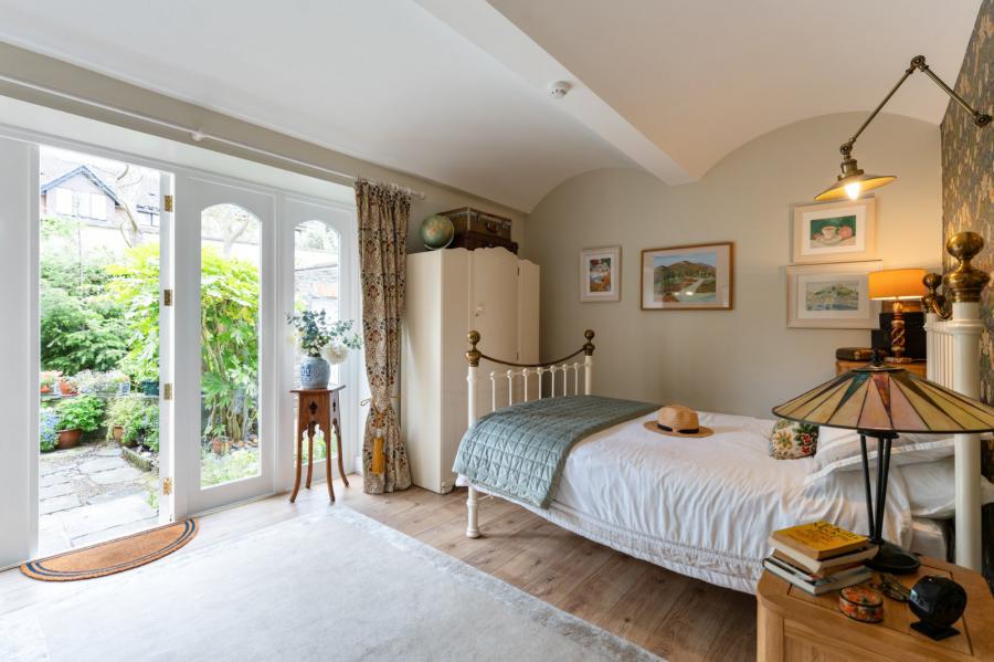 17 Groomsport House Road