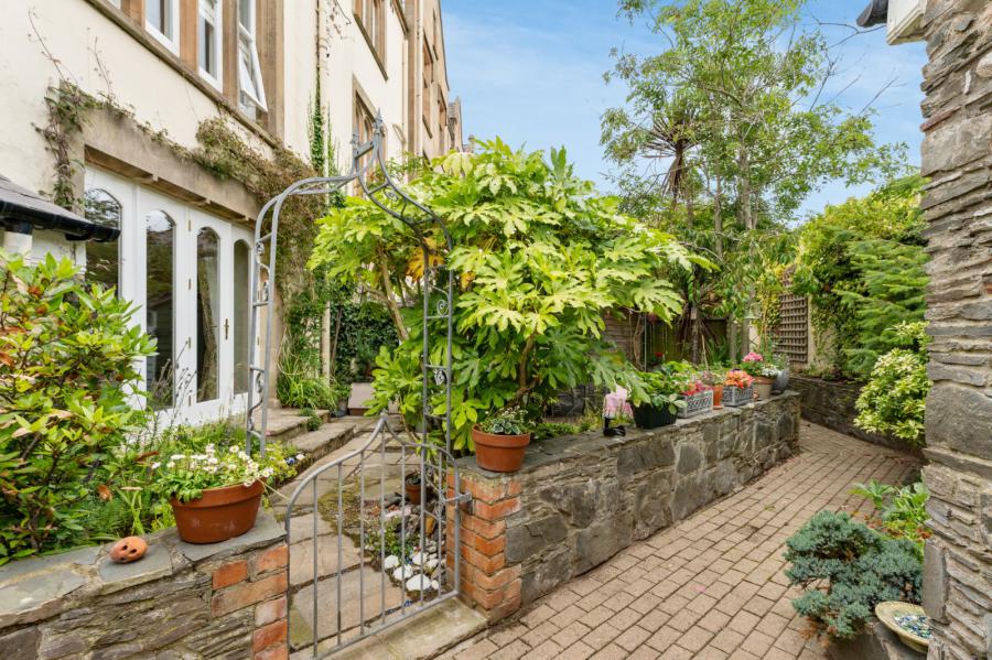 17 Groomsport House Road