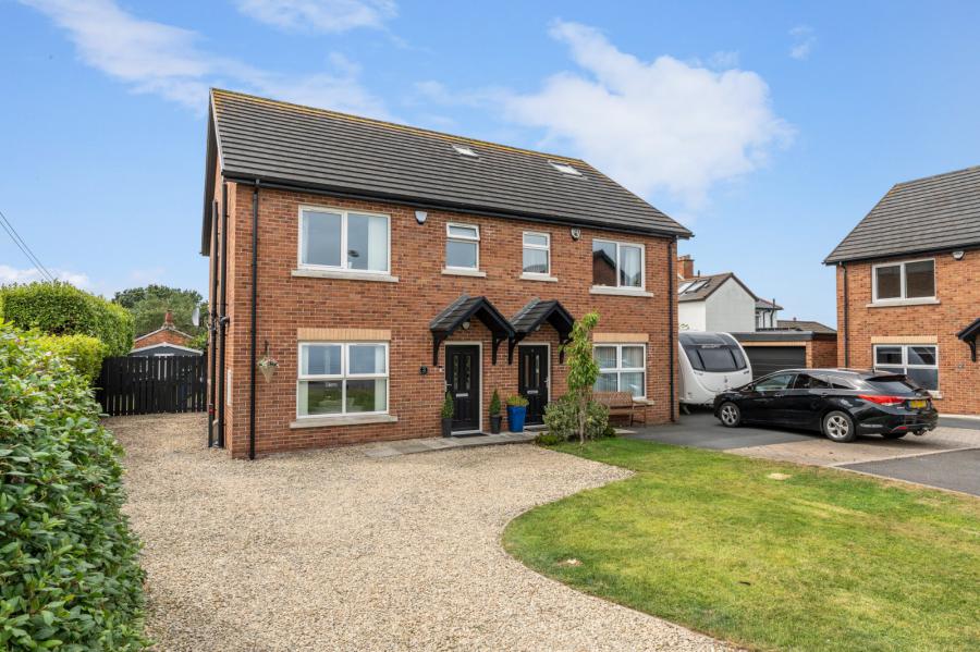 2 Ballymaconnell Mews