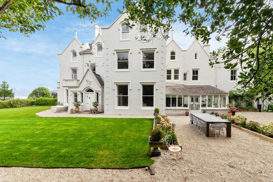 5 Tudor Park