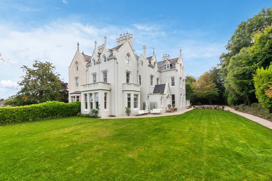 Tudor Hall, 5 Tudor Park