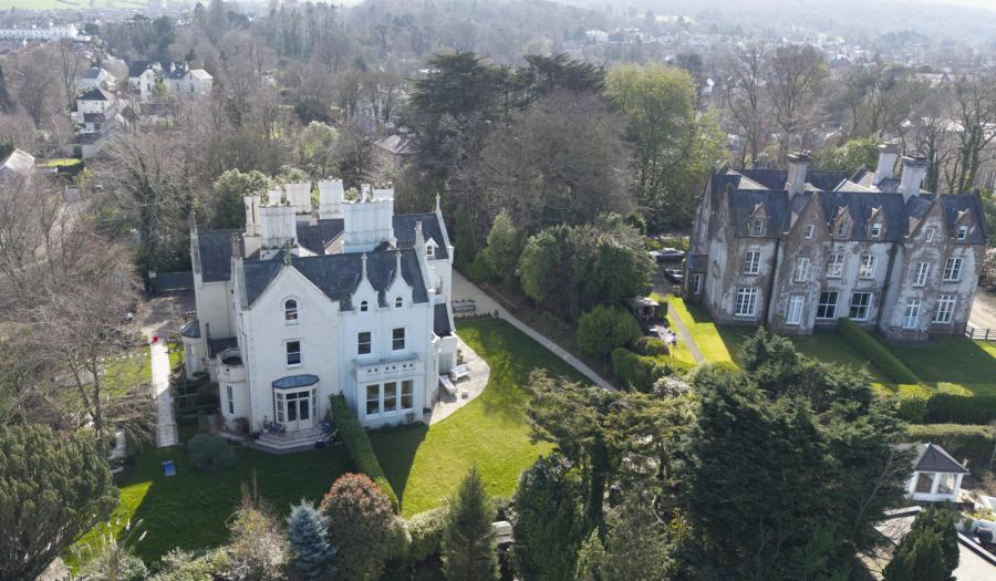 Tudor Hall, 5 Tudor Park