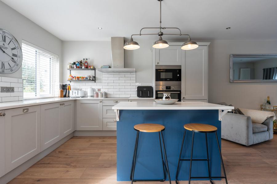 12 Invergarry Avenue