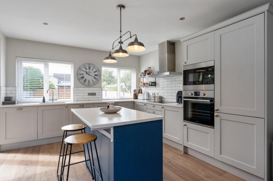 12 Invergarry Avenue