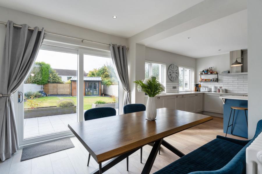 12 Invergarry Avenue