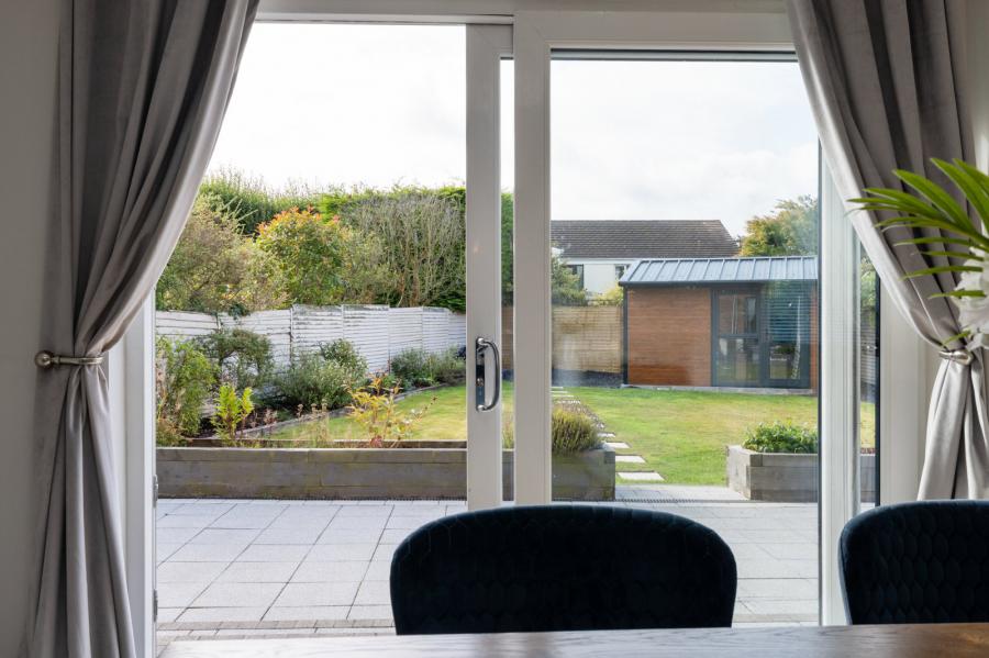 12 Invergarry Avenue