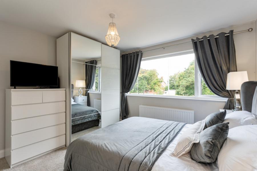 12 Invergarry Avenue