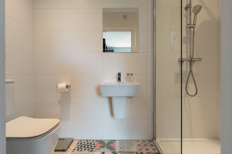 12 Invergarry Avenue