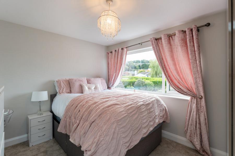 12 Invergarry Avenue