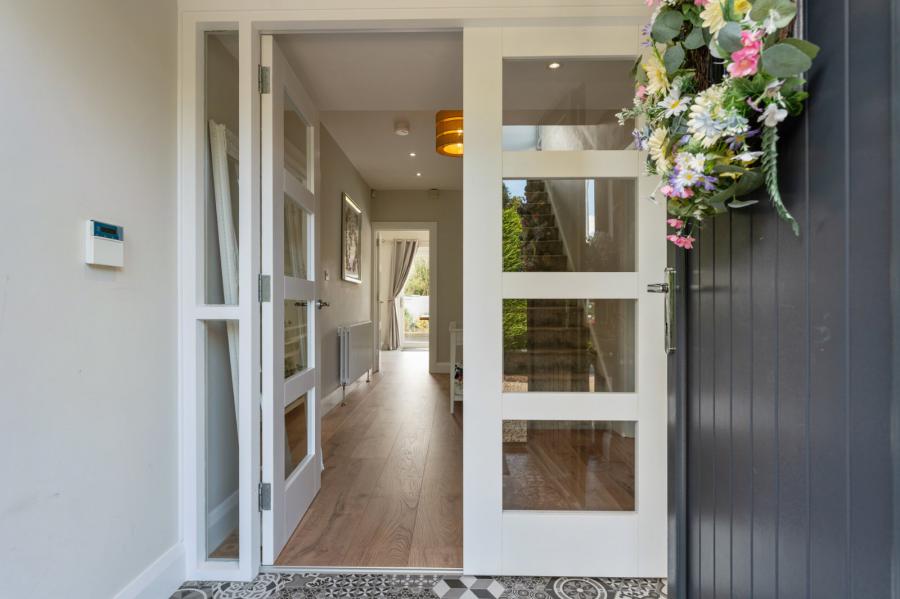 12 Invergarry Avenue