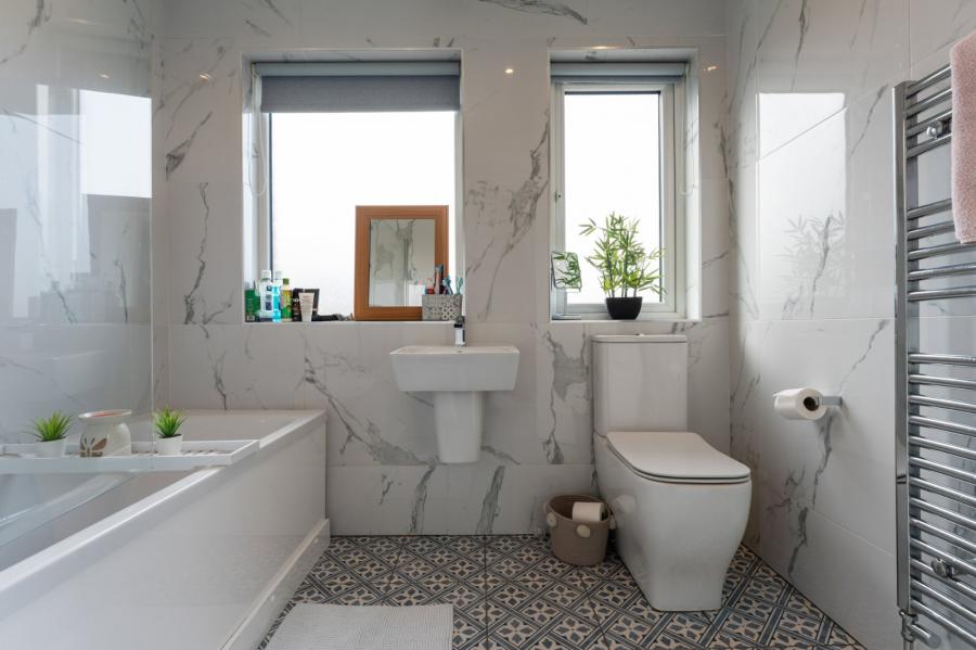 12 Invergarry Avenue