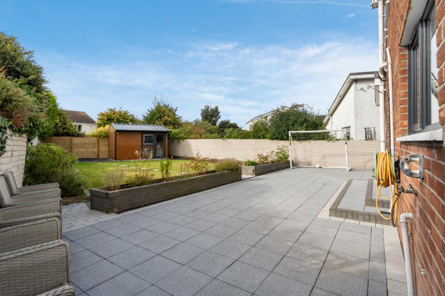 12 Invergarry Avenue