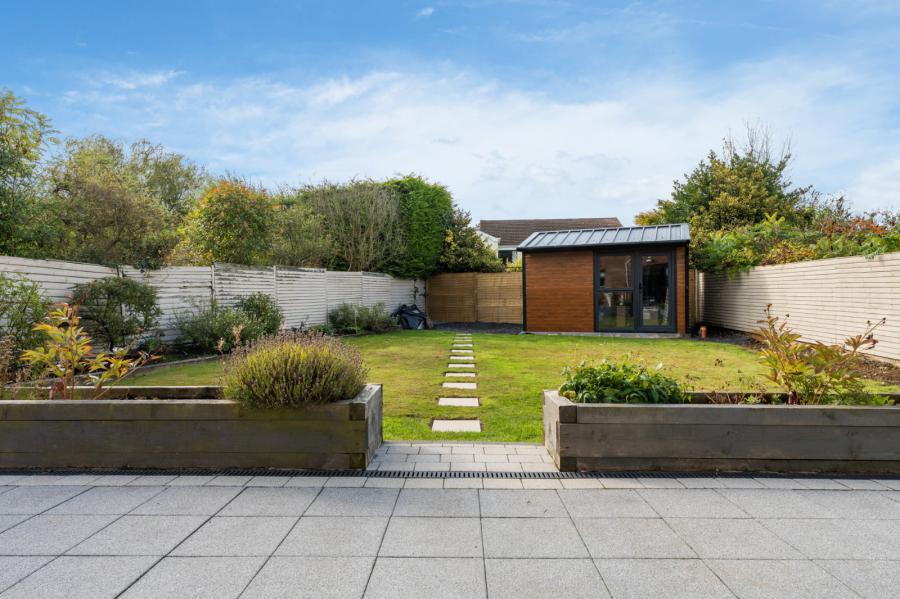 12 Invergarry Avenue