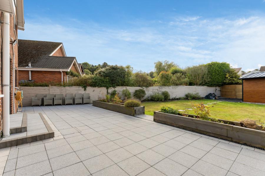 12 Invergarry Avenue