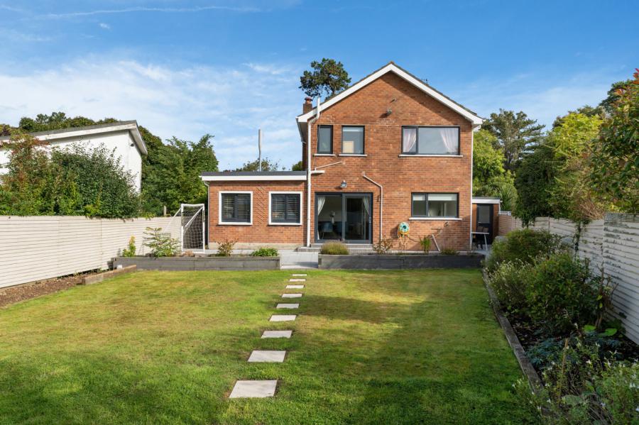 12 Invergarry Avenue