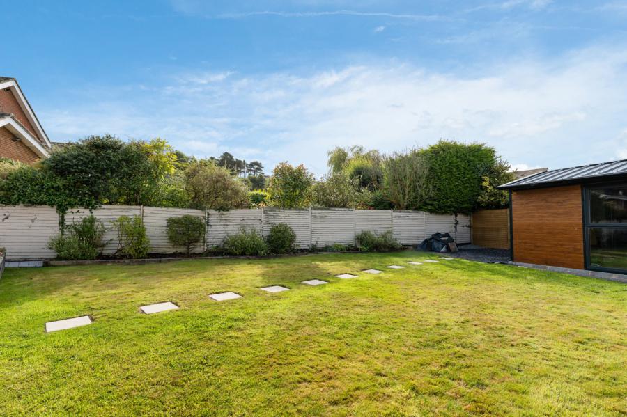 12 Invergarry Avenue