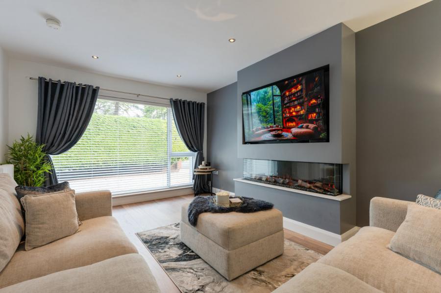 12 Invergarry Avenue