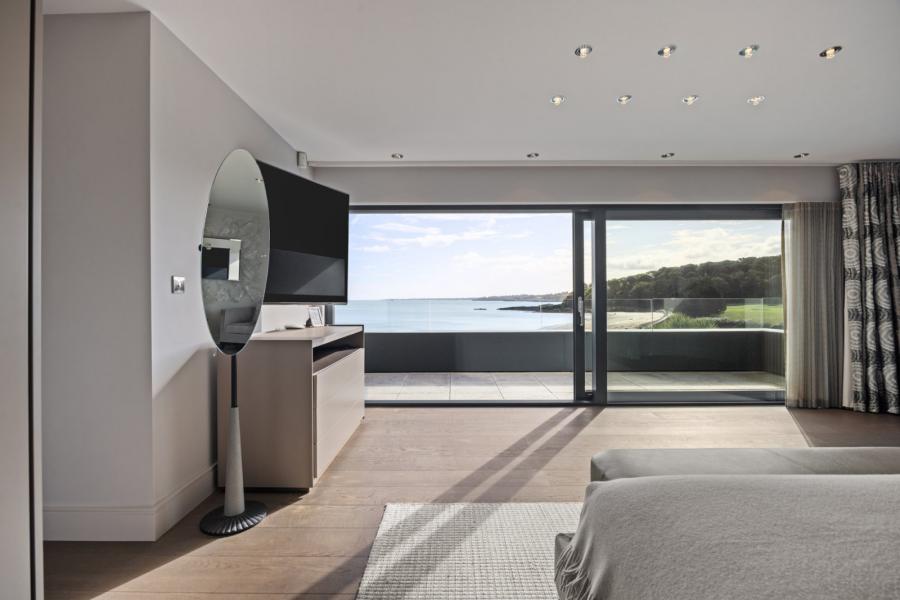 20A, Grey Point