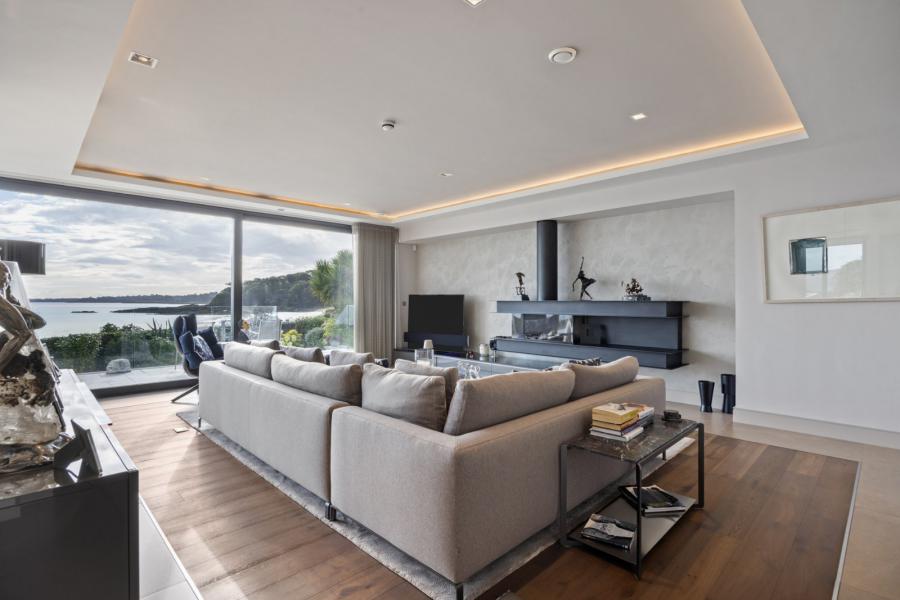 20A, Grey Point