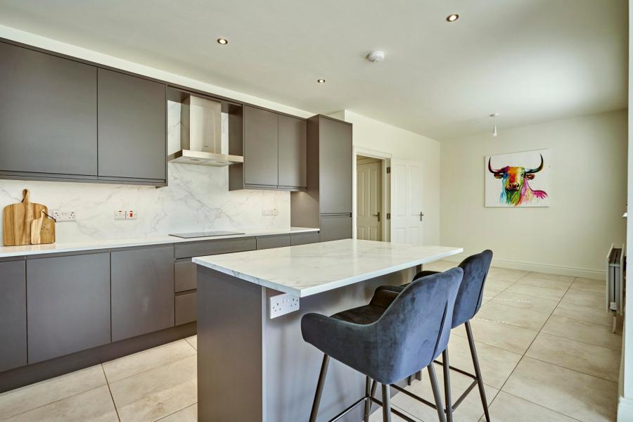 33 Helens Wood Crescent