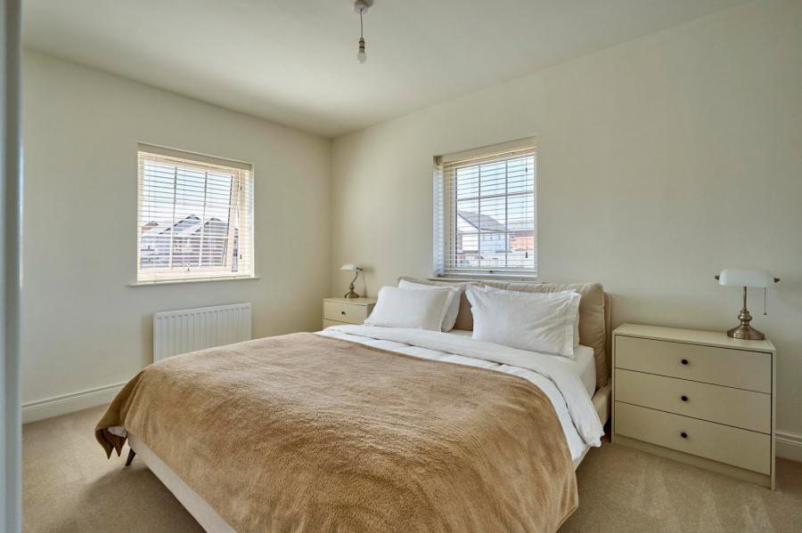 33 Helens Wood Crescent