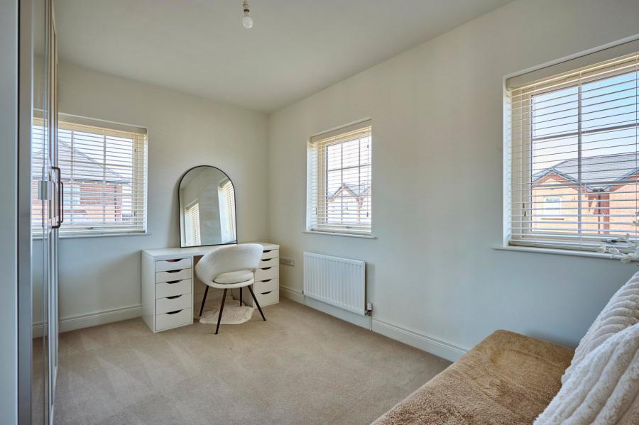 33 Helens Wood Crescent