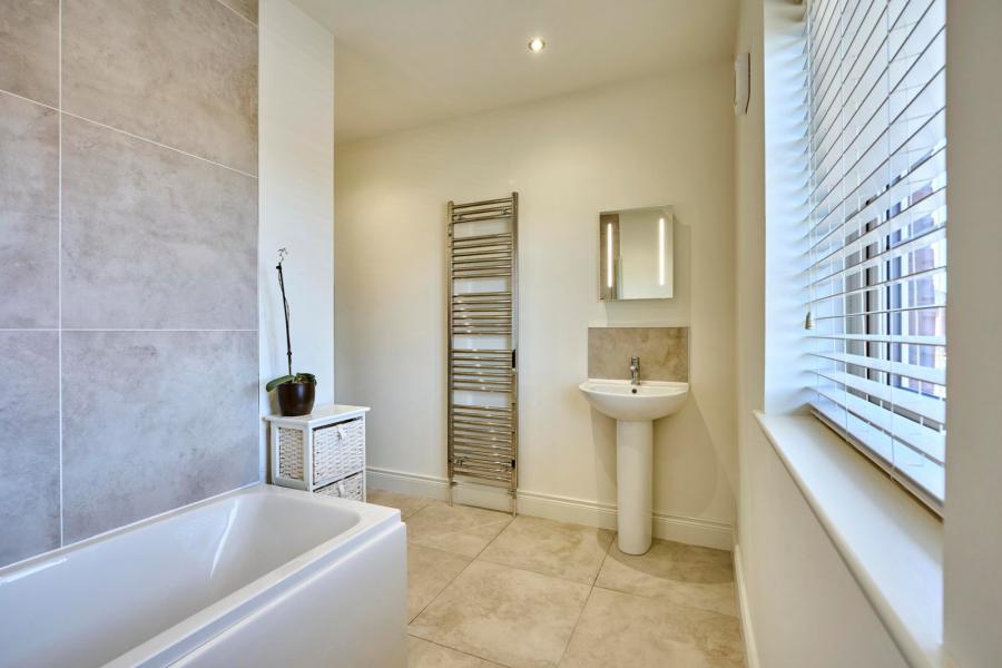 33 Helens Wood Crescent