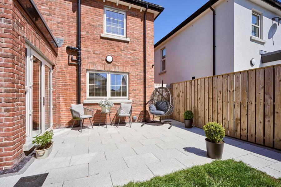 33 Helens Wood Crescent