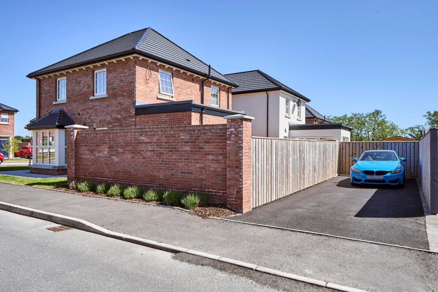 33 Helens Wood Crescent