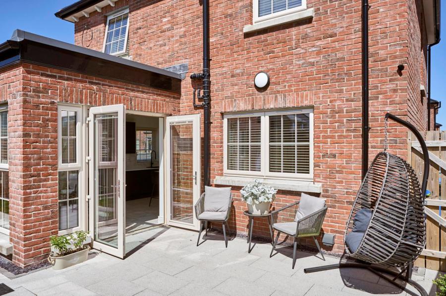 33 Helens Wood Crescent