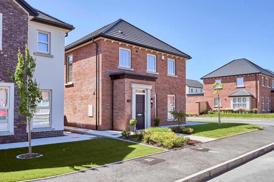 33 Helens Wood Crescent