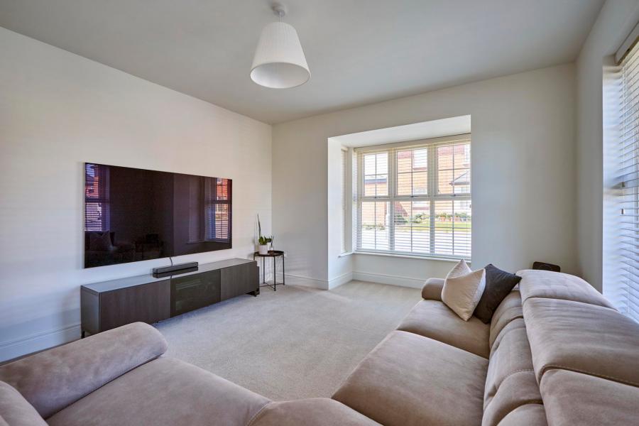 33 Helens Wood Crescent