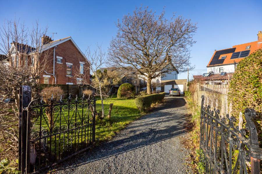 Kinnegar Villa, 11 The Esplanade