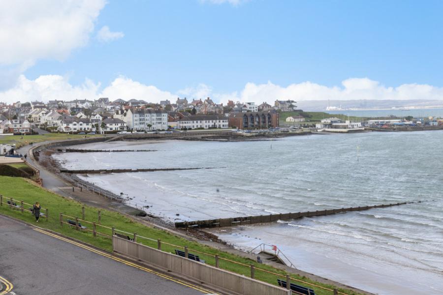 14 Ballyholme Esplanade