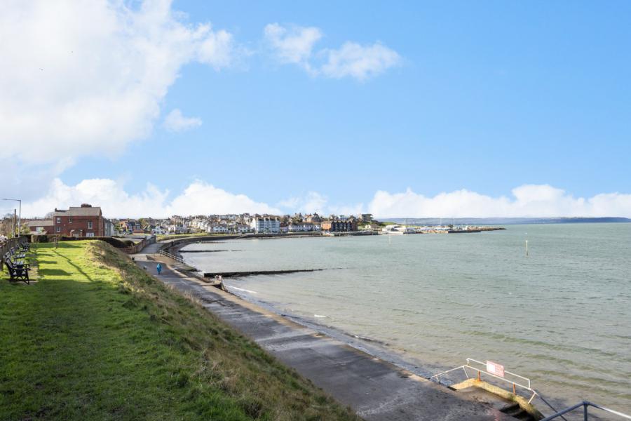 14 Ballyholme Esplanade