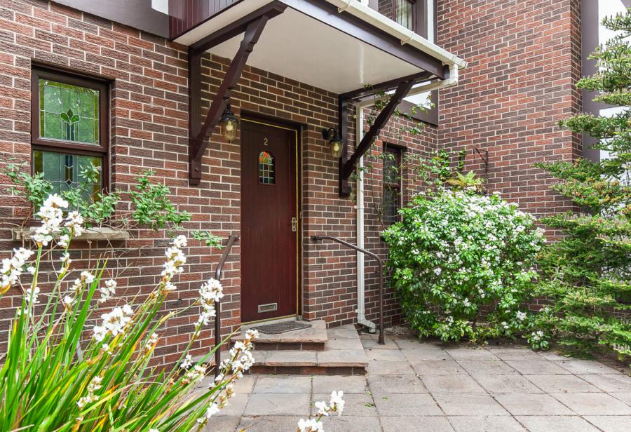 2 Lorne Lane