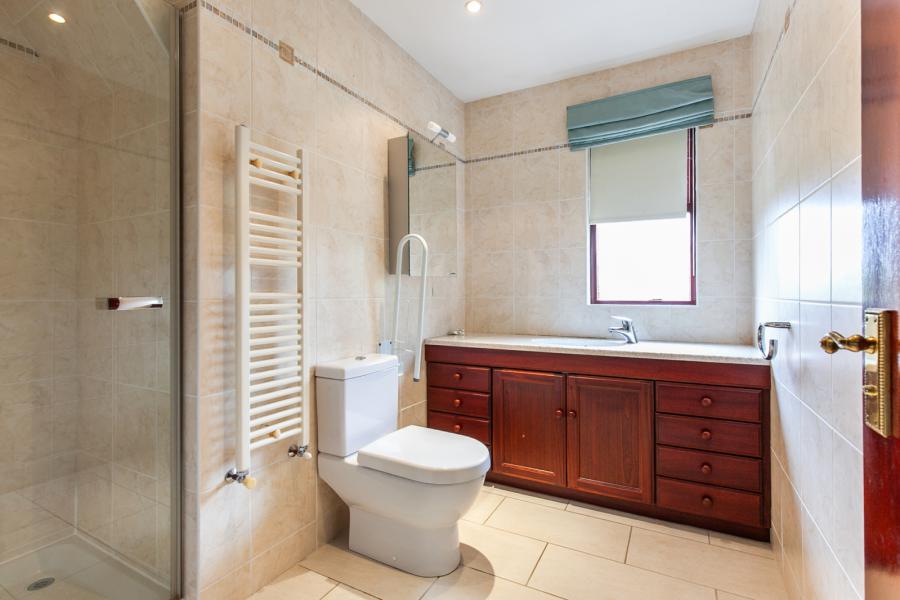 2 Lorne Lane