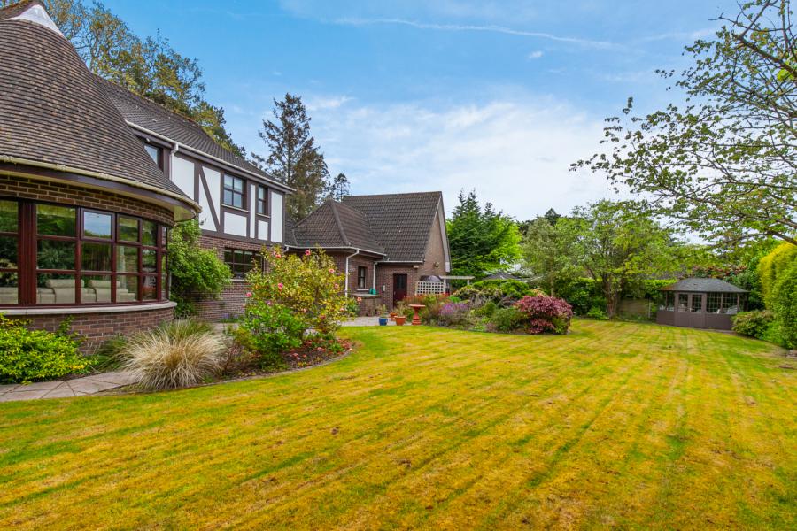 2 Lorne Lane